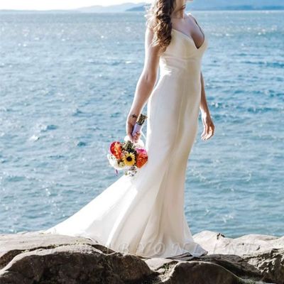 Straps v neck sleeveless mermaid ruffles wedding dresses | floor length bridal gown
