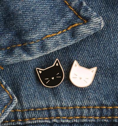 2 Pcs / Set Cartoon Cute Cat Brooch Pin