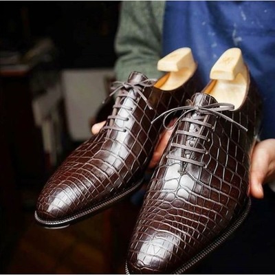 Handmade men maroon lace up round toe crocodile texture leather dress shoes
