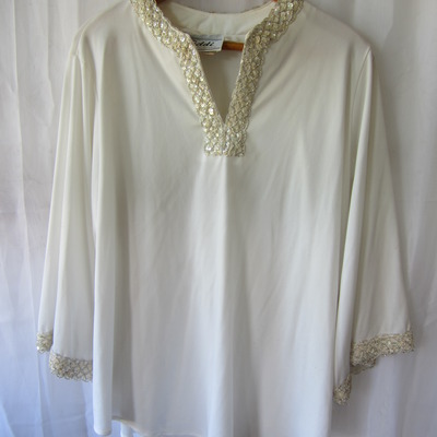 Vntg pearl white embellished tunic blouse