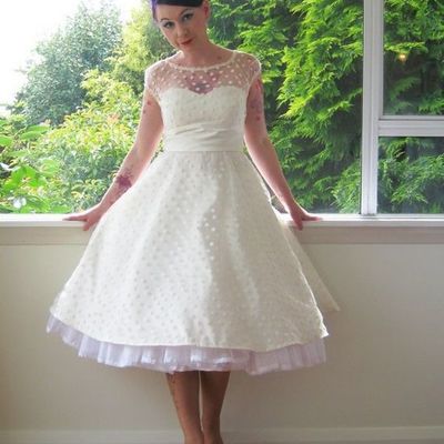 Polka dots ball gown tulle wedding dresses crew neck tea length bridal gowns