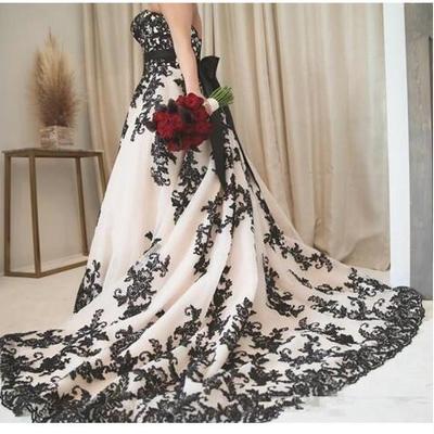 Vintage gothic black and white wedding dresses plus size strapless sweep train corset country western cowgirl wedding gown
