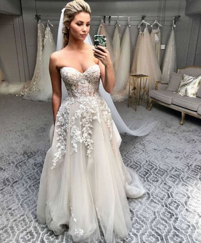 Sweetheart Tulle Wedding Dresses Bridal Gown with Appliques Flowers