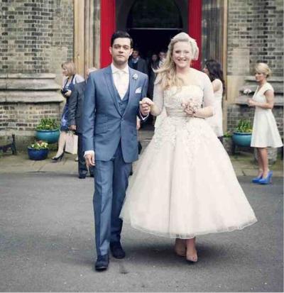 Simple Ball Gown Wedding Dresses Appliques Tea Length Wedding Gown