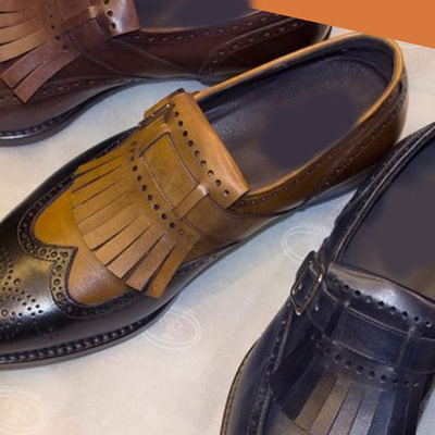 Latest black brogue handmade wing tip  tassels loafer casual shoes in genuine leather for gentleman