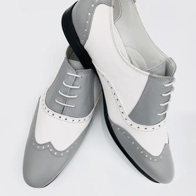 New handmade men’s grey leather two toned wing tip oxford lace up shoe