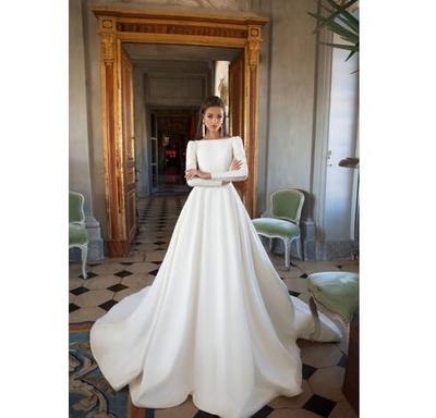 Wedding Dresses A Line Satin Backless Sweep Train Long Sleeve Wedding Gowns Bateau Neck Winter Bridal Dress Plus Size,472