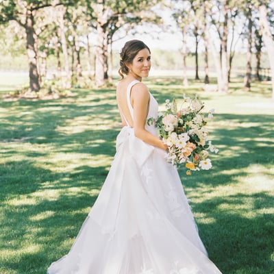 Ball gown tulle wedding dresses deep v neck appliques garden bridal gowns with big bow