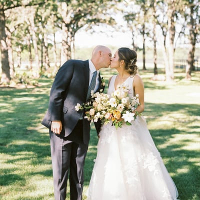 Ball gown tulle wedding dresses deep v neck appliques garden bridal gowns with big bow