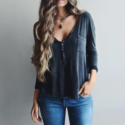 Long-sleeved fashion v-neck t-shirt