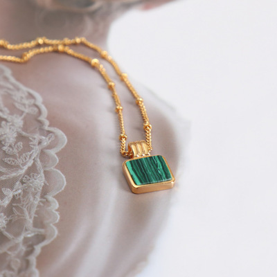 Free shipping retro square natural green malachite beaded clavicle necklace