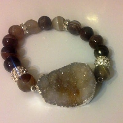 Brown druzy