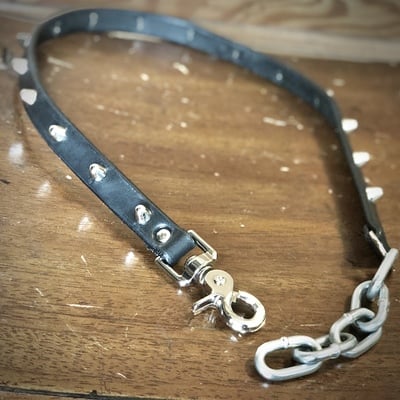 Street jammer: short british stud & chain belt