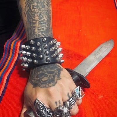 4-3-4 short british stud cuff