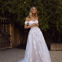 Gorgeous Ball Gown Off the Shoulder Tulle Lace Wedding Dresses - Thumbnail 1