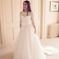 Elegant 3/4 Sleeves Round Neck Lace Wedding Dresses - Thumbnail 1