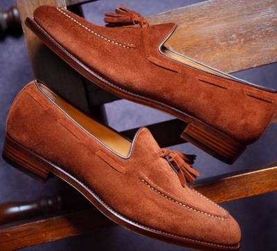 gentelman looks hand craft loafers moccasin available in brown suede