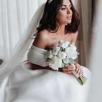 Princess Wedding Dresses Satin Vintage Off The Shoulder Wedding Bride Dresses Long Train White Ivory Wedding Ball Gown with Appliques - Thumbnail 2