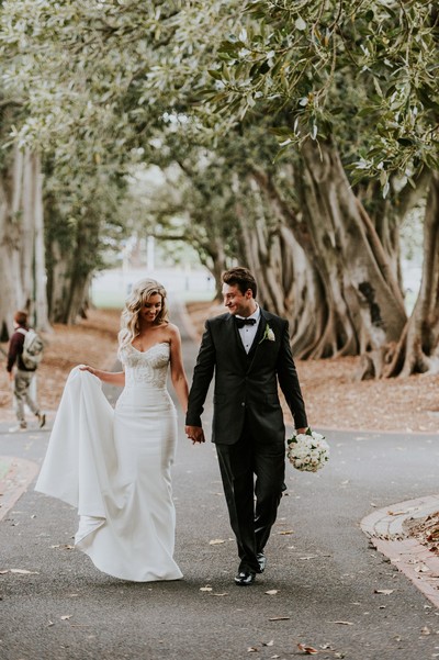 Charming Mermaid Sweetheart Button Back Wedding Dresses with Beading