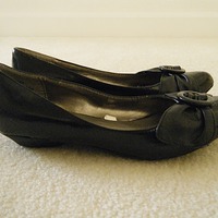 Black Bow Flats - Thumbnail 1