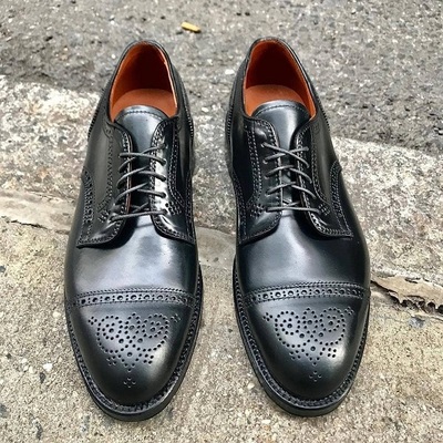Handmade men's black leather cap toe brogue lace up shoes, men designer shoes