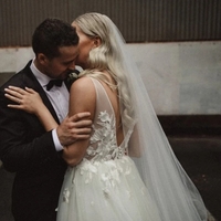 Charming V Neck Sleeveless Lace Wedding Dress with Appliques - Thumbnail 2