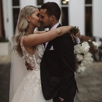 Charming V Neck Sleeveless Lace Wedding Dress with Appliques - Thumbnail 3