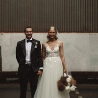 Charming V Neck Sleeveless Lace Wedding Dress with Appliques - Thumbnail 4