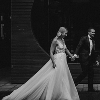 Charming V Neck Sleeveless Lace Wedding Dress with Appliques - Thumbnail 5