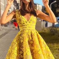 Gorgeous A Line V Neck Yellow Homecoming Dresses with Appliques - Thumbnail 1