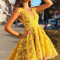 Gorgeous A Line V Neck Yellow Homecoming Dresses with Appliques - Thumbnail 3