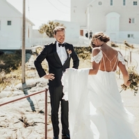 Attractive V-neck A-line Wedding Dresses Appliqued Chapel Train Bridal Gowns - Thumbnail 3