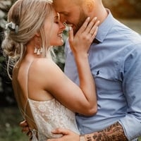 Modest A-Line V Neck Spaghetti Straps Tulle Lace Wedding Dresses with Train - Thumbnail 4