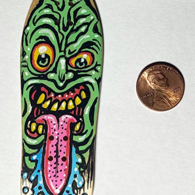  "green freak" hand painted wooden fingerboard signed by the artist - Thumbnail 3