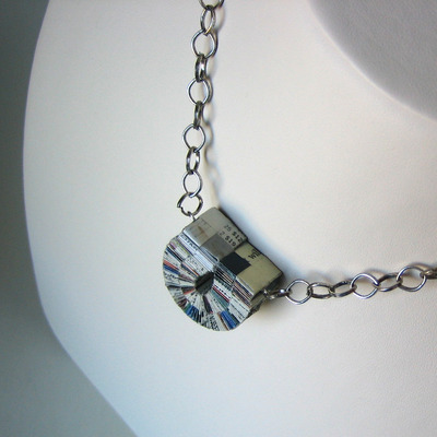 Eco chic horseshoe necklace