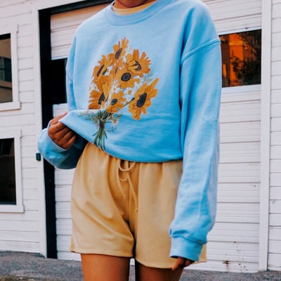 Sunny bouquet pullover 