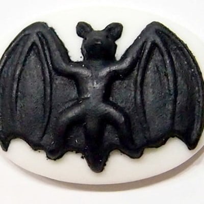 6 of 25x18 mm horizontal single large bat cameo black over white, spooky vampires
