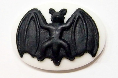 6 of 25x18 mm Horizontal Single Large Bat Cameo Black over White, Spooky Vampires