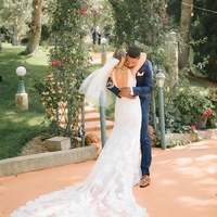 Charming V-Neck Lace Appliuqed Wedding Dresses Backless Bridal Gowns - Thumbnail 2