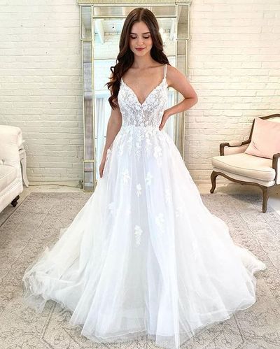 Fashion Ball Gown V Neck Tulle & Organza White Wedding Dresses with Appliques