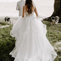 Fashion Cute Ball Gown V Neck Open Back White Wedding Dresses with Appliques - Thumbnail 1
