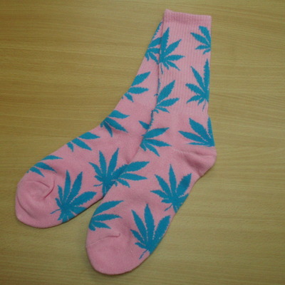 Weed marijuana pattern crew socks pink/baby blue - Thumbnail 5