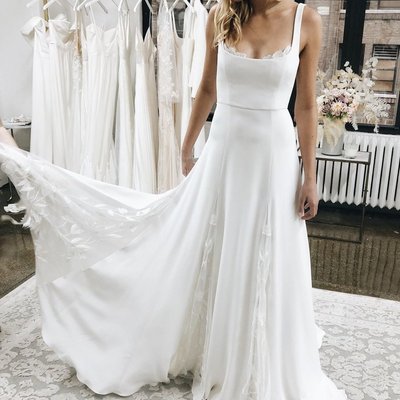 Sp1262,a line white satin wedding dresses with tulle appliques spaghetti straps bridal dress