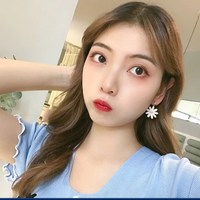 Kawaii Daisy Stud Earrings - Thumbnail 2