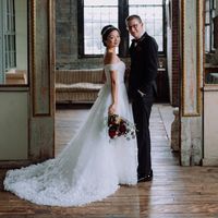 Clustered Petals Skirt Wedding Dress Off-the-shoulder Vestido de novia - Thumbnail 2