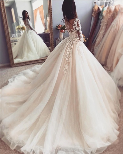 Floral Appliques Tulle Wedding Gown with Long Sleeves