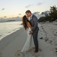 White Sexy Backless Spaghetti Straps Lace Wedding Dress Summer Beach Bridal Gown - Thumbnail 1