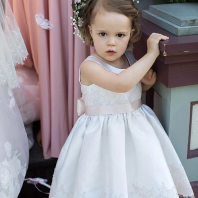 Pretty a-line round neck white satin flower girl dresses with appliques