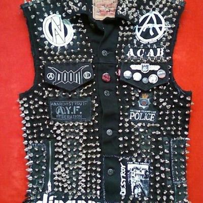 Men sleeveless rock punk black leather jacket for bikers and racers, vest style gothic leather jacket for men