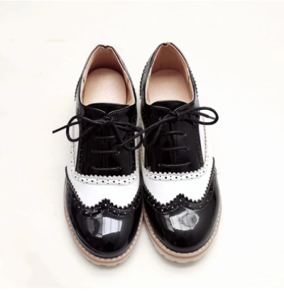 Chic Black and White Lace up Oxford Shoes